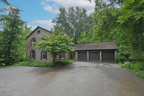 11744 Laurelview Dr, Montgomery, OH 45249 photo 1