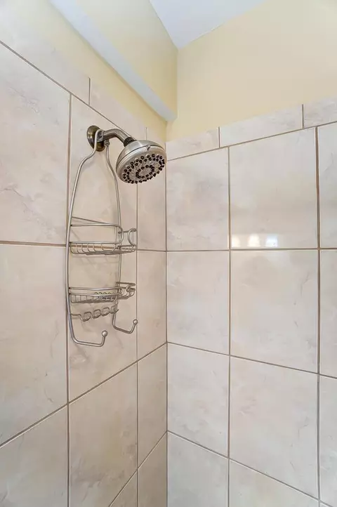443 Warren Ave, Cincinnati, OH 45220 photo 28