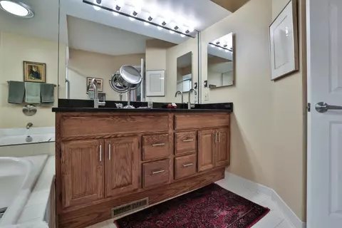 23 Spring Hill Dr, Mariemont, OH 45227 photo 18
