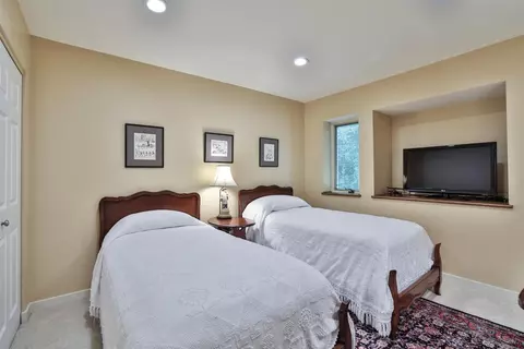 23 Spring Hill Dr, Mariemont, OH 45227 photo 19