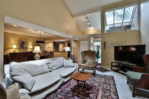 23 Spring Hill Dr, Mariemont, OH 45227 photo 6