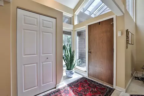 23 Spring Hill Dr, Mariemont, OH 45227 photo 3