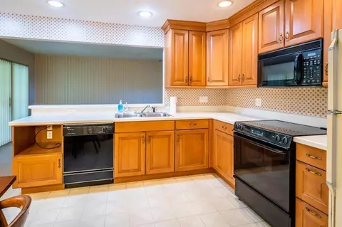 6557 Greentree Dr, Cincinnati, OH 45224 photo 9
