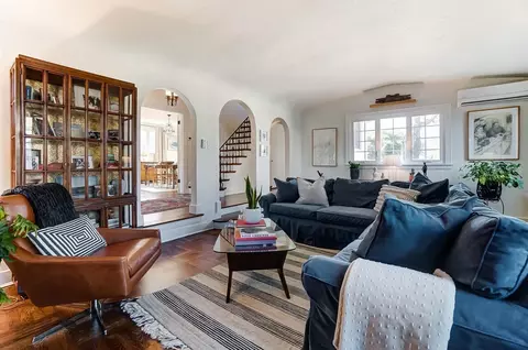 9 Avon Fields Pl, Cincinnati, OH 45229 photo 8