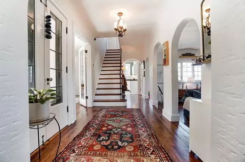 9 Avon Fields Pl, Cincinnati, OH 45229 photo 5