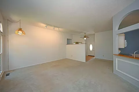 10469 Springrun Dr, Cincinnati, OH 45231 photo 6