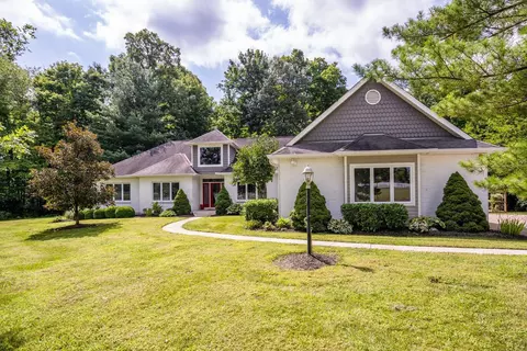1087 White Oak Rd, Cincinnati, OH 45245 photo 3