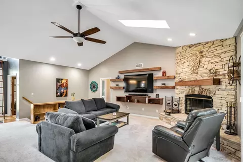 1087 White Oak Rd, Cincinnati, OH 45245 photo 6