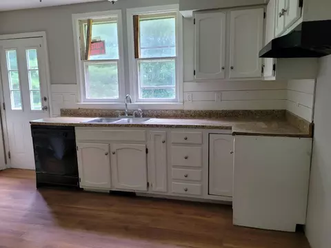 855 Ludlow Ln, Cincinnati, OH 45245 photo 3