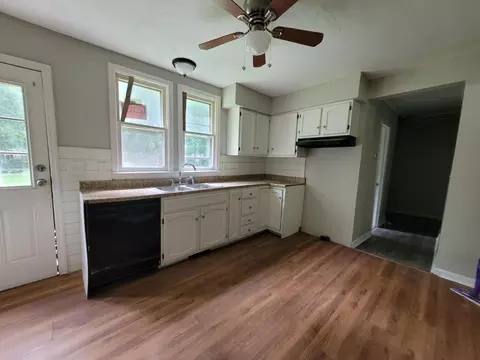 855 Ludlow Ln, Cincinnati, OH 45245 photo 4