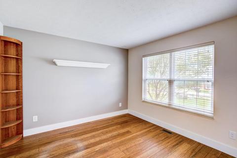 4641 Hampton Pointe Dr, Cincinnati, OH 45248 photo 10