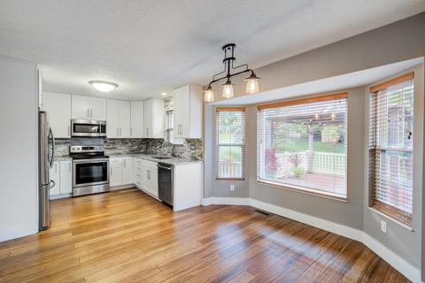 4641 Hampton Pointe Dr, Cincinnati, OH 45248 photo 6
