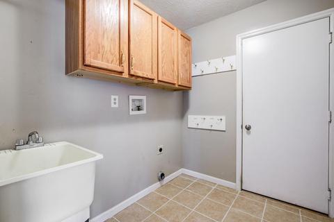 4641 Hampton Pointe Dr, Cincinnati, OH 45248 photo 14