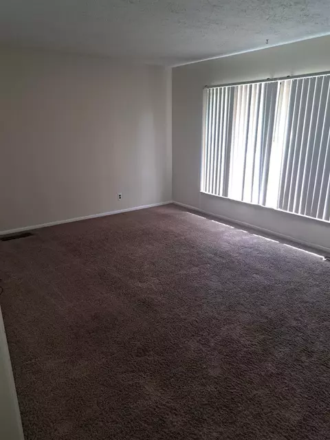 6752 St Jonathan Ct, Cincinnati, OH 45230 photo 2