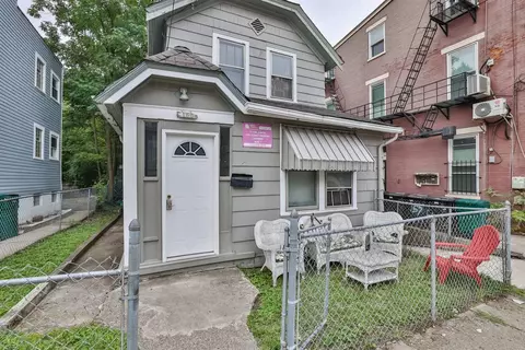155 Warner St, Cincinnati, OH 45219 photo 2