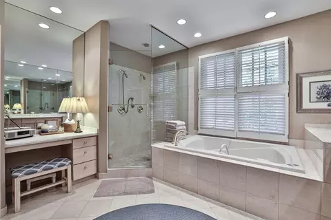 9 Hampton Ln, Cincinnati, OH 45208 photo 24