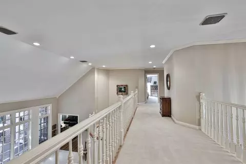 9 Hampton Ln, Cincinnati, OH 45208 photo 20