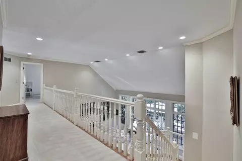 9 Hampton Ln, Cincinnati, OH 45208 photo 19