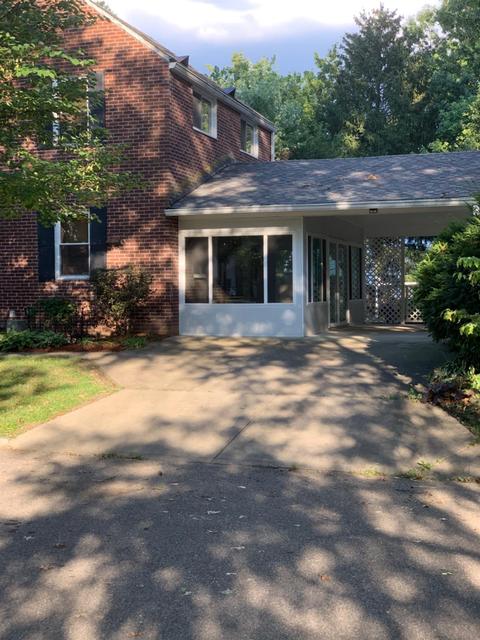 7 Belknap Pl, Greenhills, OH 45218 photo 2