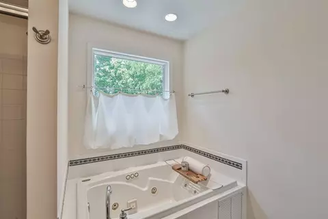 535 Clemray Dr, Cincinnati, OH 45231 photo 21