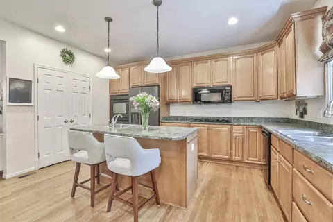 535 Clemray Dr, Cincinnati, OH 45231 photo 12