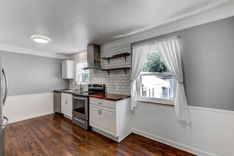 368 Ingram Rd, Greenhills, OH 45218 photo 8