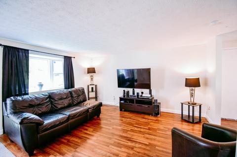 9381 Daly Rd, Cincinnati, OH 45231 photo 5