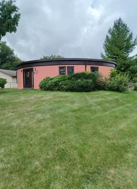 1304 Simpson Ct, Lincoln Heights, OH 45215 photo 2