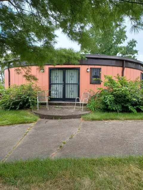 1304 Simpson Ct, Lincoln Heights, OH 45215 photo 4
