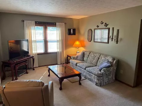 237 Lynette Ct, Monroe, OH 45050 photo 4