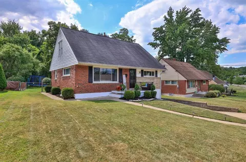 312 Ingram Rd, Greenhills, OH 45218 photo 2