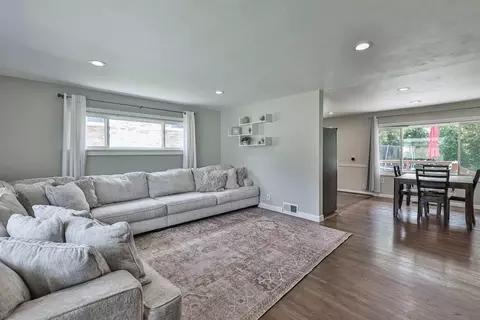 312 Ingram Rd, Greenhills, OH 45218 photo 6