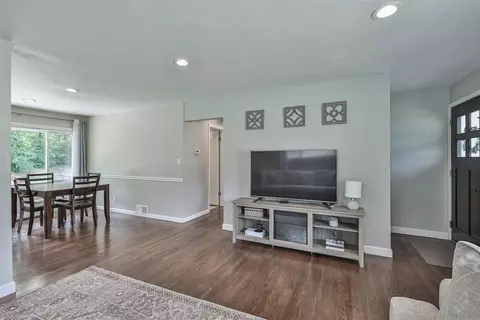 312 Ingram Rd, Greenhills, OH 45218 photo 7