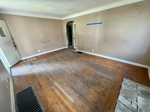 3935 Farrell Dr, Cincinnati, OH 45211 photo 3