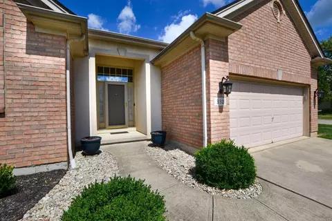 332 Red Cedar Ct, Hamilton Township, OH 45039 photo 4