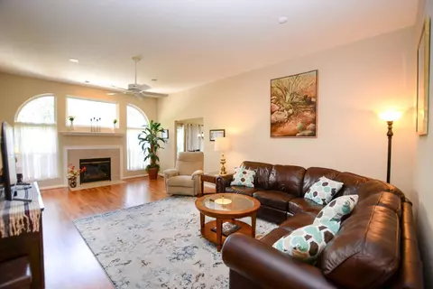 332 Red Cedar Ct, Hamilton Township, OH 45039 photo 7