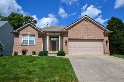 332 Red Cedar Ct, Hamilton Township, OH 45039 photo 1