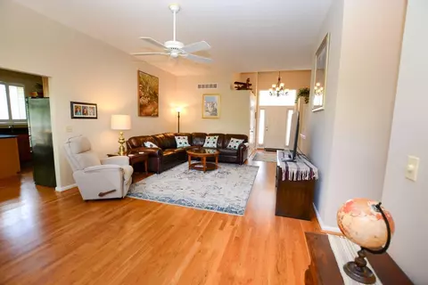 332 Red Cedar Ct, Hamilton Township, OH 45039 photo 8