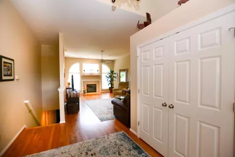332 Red Cedar Ct, Hamilton Township, OH 45039 photo 6
