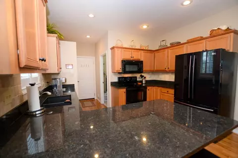 332 Red Cedar Ct, Hamilton Township, OH 45039 photo 12