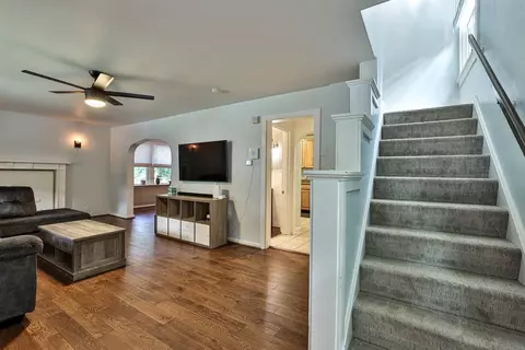 6920 Buckingham Pl, Cincinnati, OH 45227 photo 3