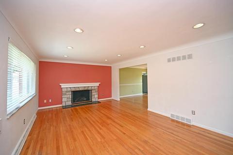 5938 Bellmeadows Dr, Cincinnati, OH 45224 photo 3