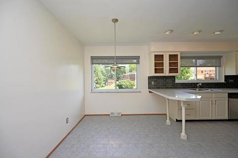 5938 Bellmeadows Dr, Cincinnati, OH 45224 photo 17