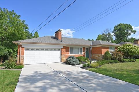 5938 Bellmeadows Dr, Cincinnati, OH 45224 photo 2