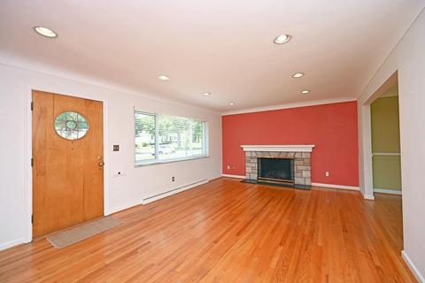 5938 Bellmeadows Dr, Cincinnati, OH 45224 photo 4