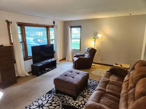 3937 Youngman Dr, Cincinnati, OH 45245 photo 4