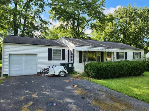 3937 Youngman Dr, Cincinnati, OH 45245 photo 2