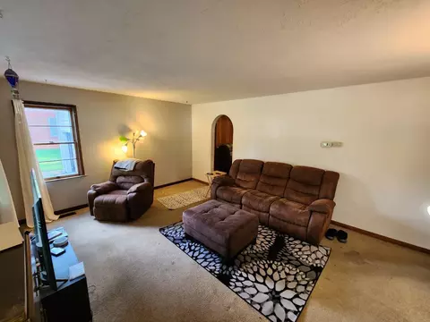 3937 Youngman Dr, Cincinnati, OH 45245 photo 5