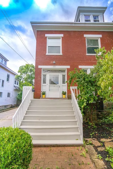 385 Howell Ave, Cincinnati, OH 45220 photo 2