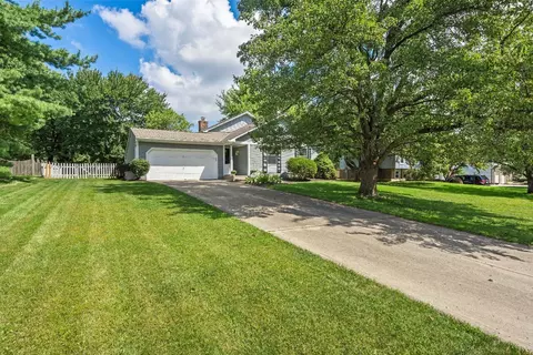 9271 Fields Dr, Mason, OH 45040 photo 2
